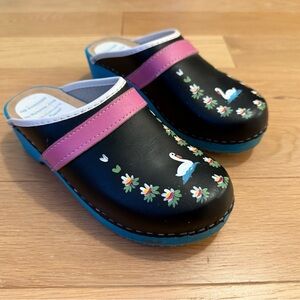 Falsterboden Sweden - The Maidstone Clog with hand painted design